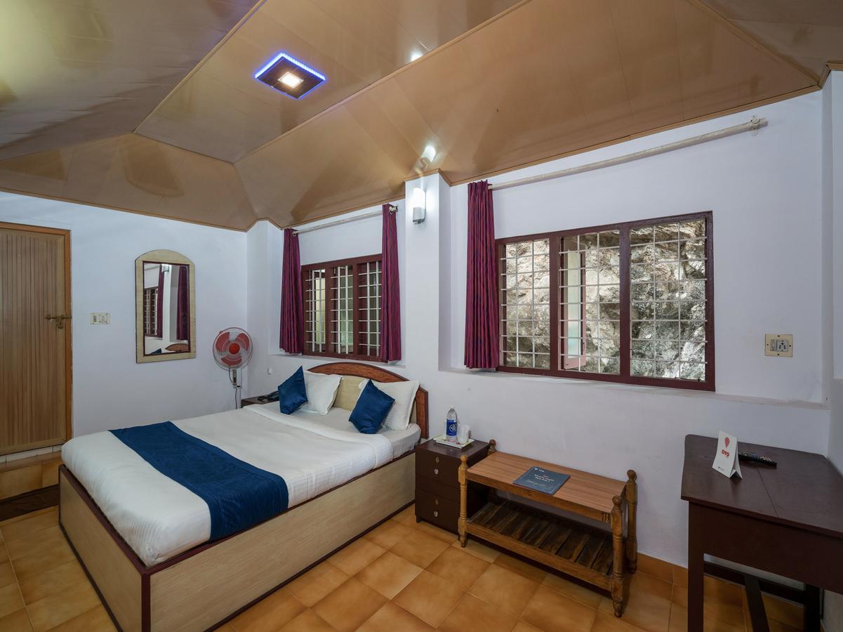 Oyo 10262 Hotel Munnar Rock Exterior foto